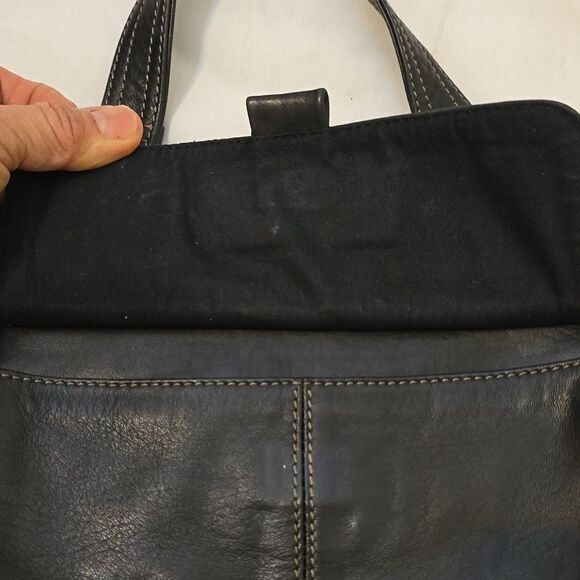 Fossil vintage crossbody leather organizer. - Picture 4 of 9